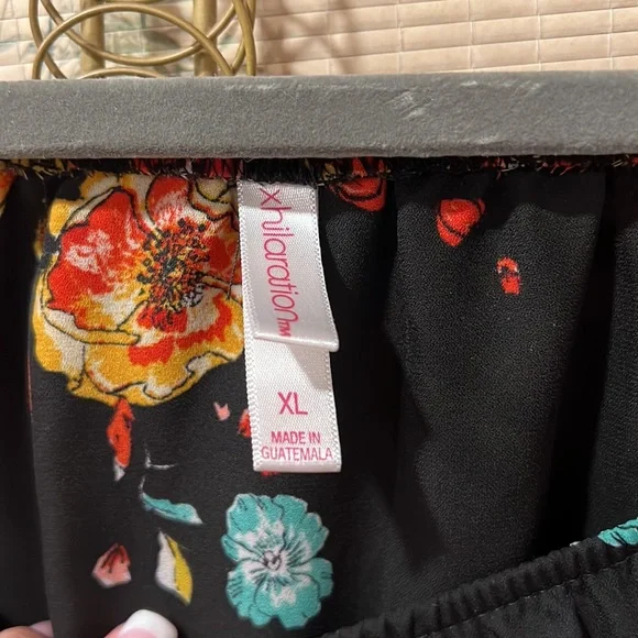 EUC XL Xhilaration On or Off Shoulder Floral Top - Picture 2 of 3